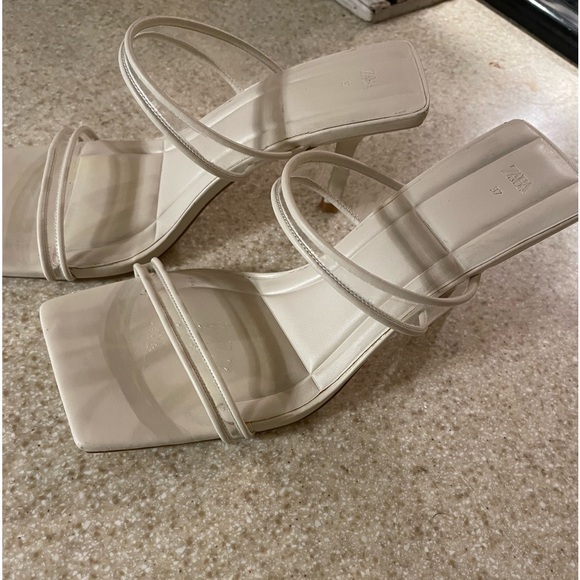 Zara, cream, wore two times. Too big for my narrow foot. Size 6 1/3-Euro 37. - Picture 6 of 10